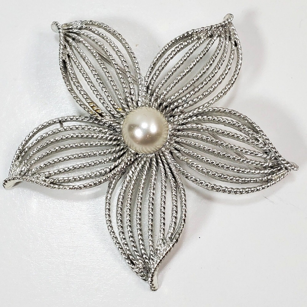 Vtg Sarah Coventry Silvertone Open work Metal Moonflower Faux Pearl Brooch Pin
